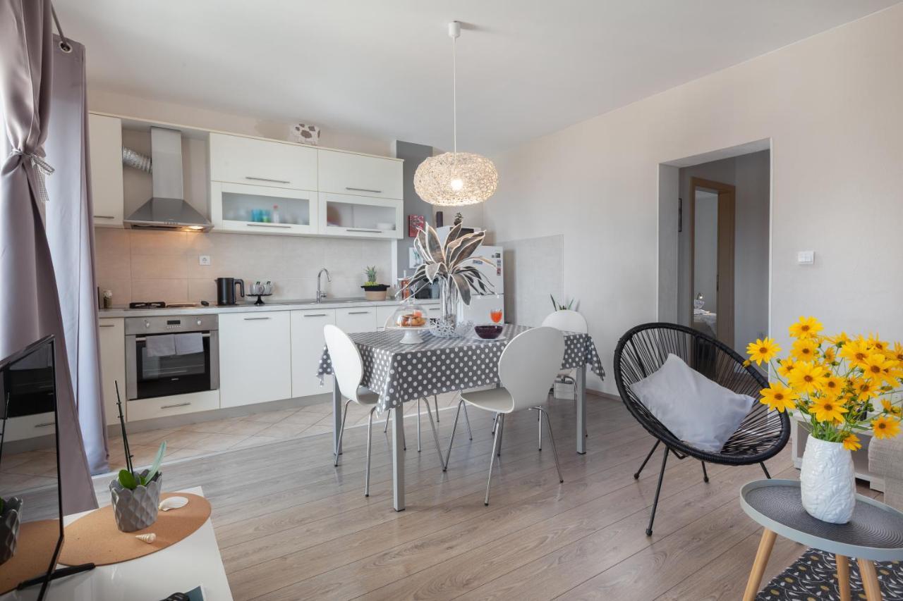 Sea View Ela Apartments Podgora Eksteriør billede